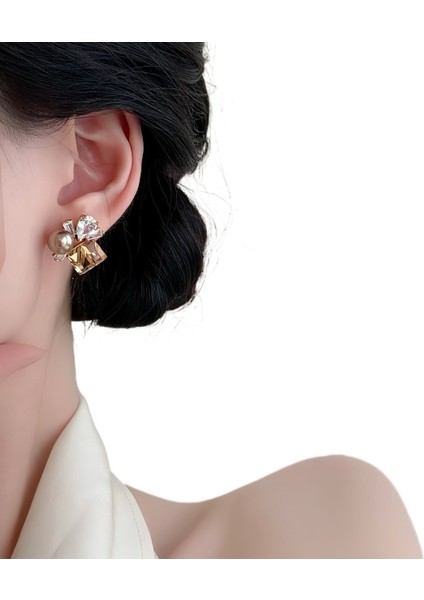 Zirkonyumlu Vintage Tarzda Şeker Küpü Inci Küpe (Yurt Dışından) fiyatları