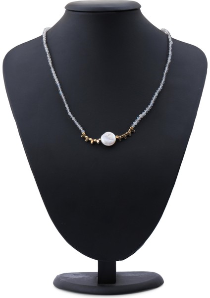 Inci Parıltısı ve Ay Taşı Zarafeti Doğal Taş Kolye