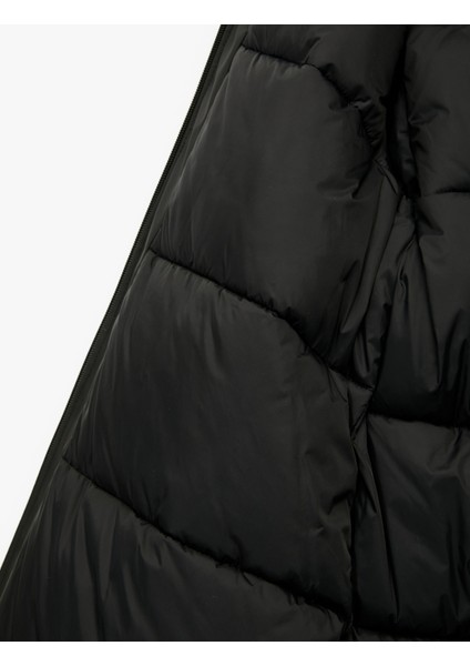 Kapüşonlu Su Itici Uzun Kollu Fermuarlı Cep Detaylı Anorak Mont