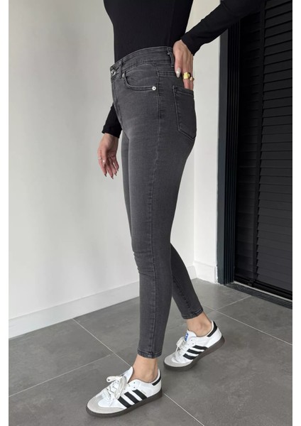 Kadın Dar Paça Yüksek Bel Jeans Pantolon P-00019162 modelleri