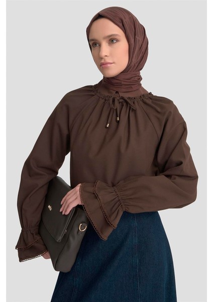 Kolu Fırfırlı Bluz 25K3832 Acı Kahve