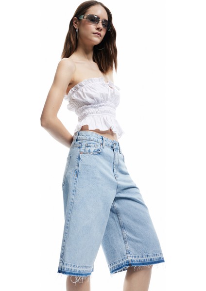 Pamuklu Pis Paça Düğmeli Cepli Denim Bermuda Şort fiyatları