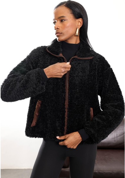 Siyah Kadife Detaylı Peluş Mont