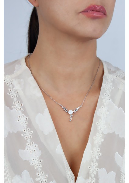 Sedef Çiçek Detaylı Gold Zarif Kolye modelleri