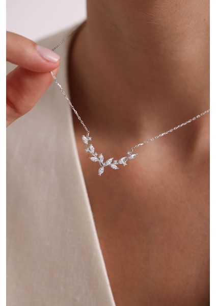 Zirkon Taşlı Dal Form Minimal Kolye