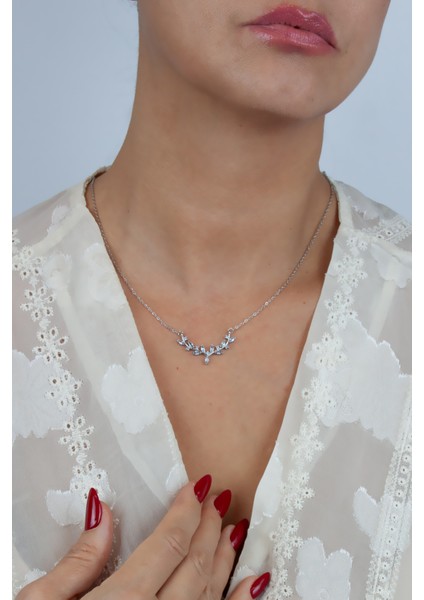 Zirkon Taşlı Dal Form Minimal Kolye fiyatları