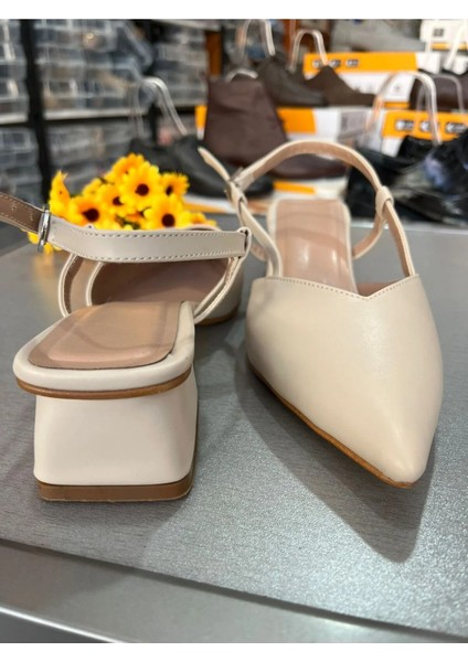 4 cm Kalın Topuk Sivri Burun 2025 Model Arkası Açık Topuklu Ayakkabı Klasik Model Zamansız Şıklık modelleri