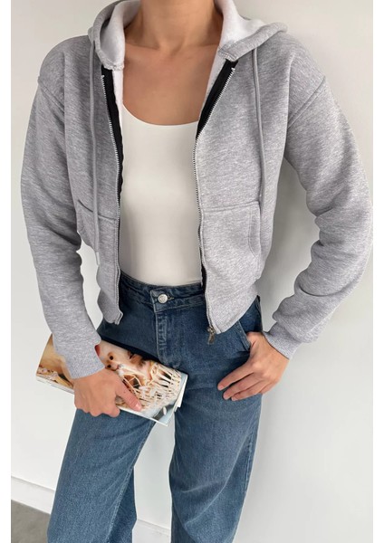Kadın Kapüşonlu Çift Cepli Ön Fermuarlı Şardonlu Crop Top Sweatshirt P-00018987