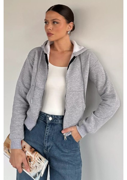 Kadın Kapüşonlu Çift Cepli Ön Fermuarlı Şardonlu Crop Top Sweatshirt P-00018987 modelleri