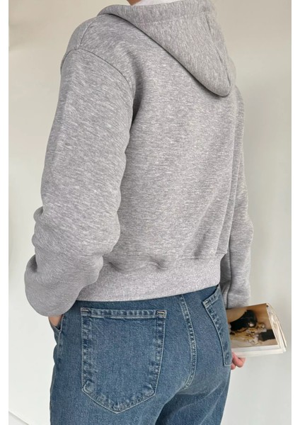 Kadın Kapüşonlu Çift Cepli Ön Fermuarlı Şardonlu Crop Top Sweatshirt P-00018987 fırsatları