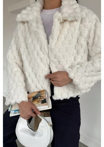 Kadın Iç Astarlı Peluş Mont P-00019100 fiyatları