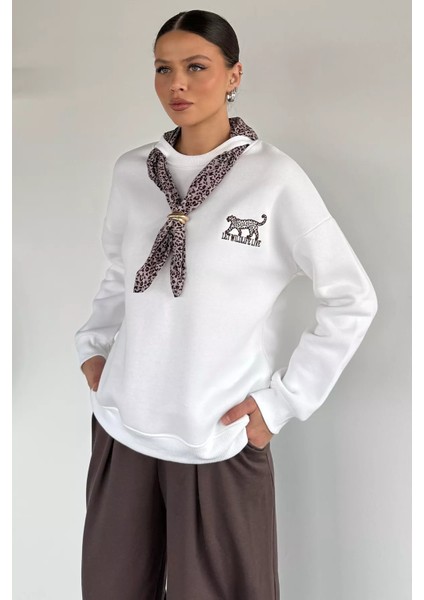 Kadın Bisiklet Yaka Fular Aksesuarlı Nakışlı Şardonlu Sweatshirt P-00019095 fiyatları