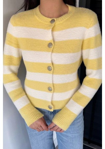 Kadın Renk Bloklu Yumoş Triko Ceket (S-M-L Beden Uyumludur.) P-00018069 fırsatları