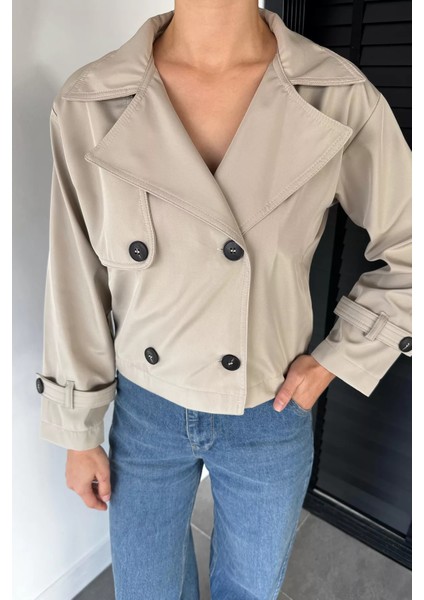 Dört Düğmeli Kadın Kısa Trençkot P-00010342 modelleri