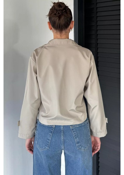 Dört Düğmeli Kadın Kısa Trençkot P-00010342 fırsatları