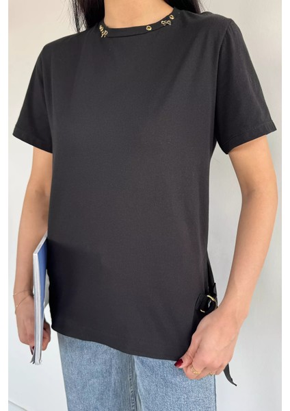 Kadın Yaka Detaylı Yan Yırtmaçlı T-Shirt P-00004102 fiyatları