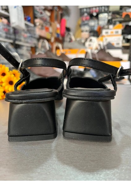 4 cm Kalın Topuk Sivri Burun 2025 Model Arkası Açık Topuklu Ayakkabı Klasik Model Zamansız Şıklık fiyatları