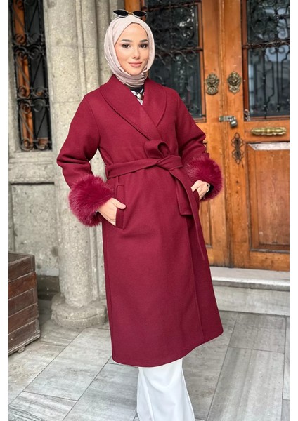 Bel Kuşaklı Kol Ucu Peluş Detaylı Tesettür Kaşe Kaban P-00019056 modelleri