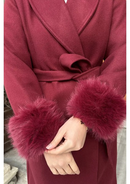 Bel Kuşaklı Kol Ucu Peluş Detaylı Tesettür Kaşe Kaban P-00019056 indirimleri