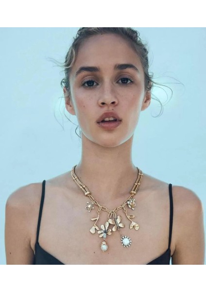 Marka Sallantılı Kelebek Kolye