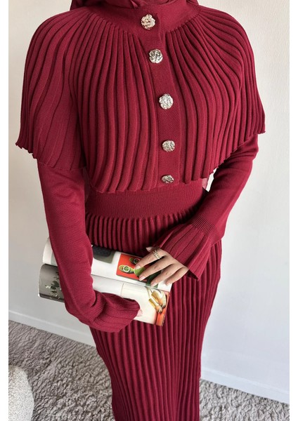 Pelerinli Pileli Tesettür Triko Elbise P-00019220 fırsatları