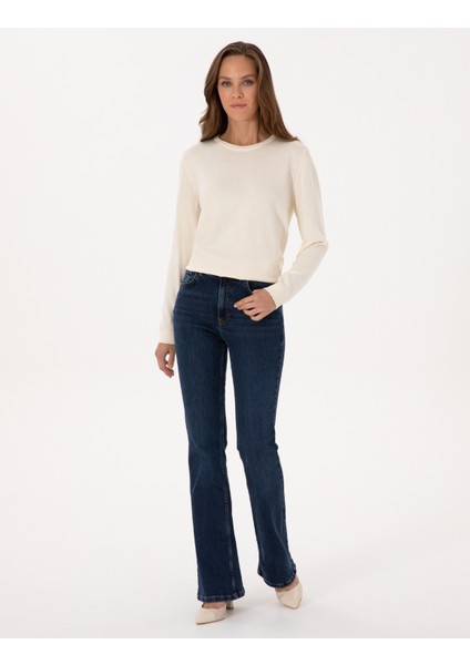 Kadın Ekru Comfort Fit Bisiklet Yaka Basic Kazak 50316393-VR019 fırsatları