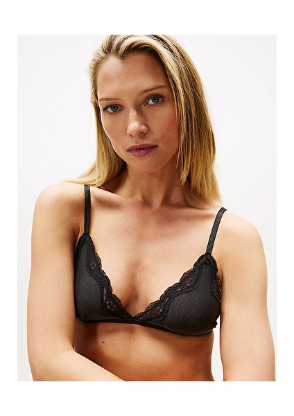 Kadın Siyah Üçgen Bralet modelleri