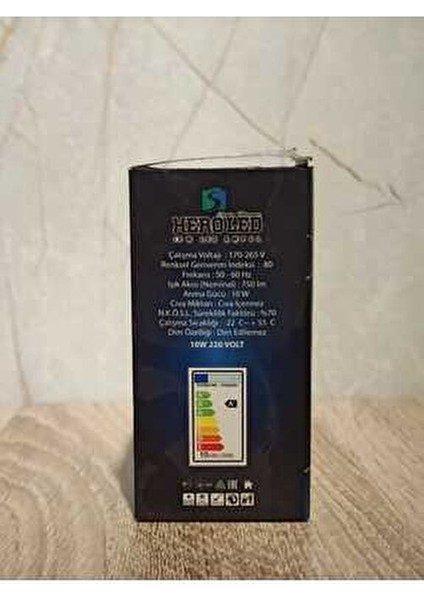 10 Watt Güç Tüketimi ile 12 Volt DC Aku ile Çalışan LED Ampul modelleri