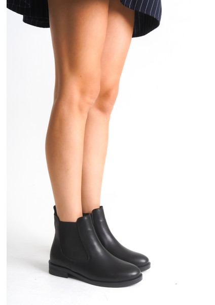 Siyah Deri Kısa Kadın Bot Lastikli Kalın Tabanlı Su Geçirmez Pery