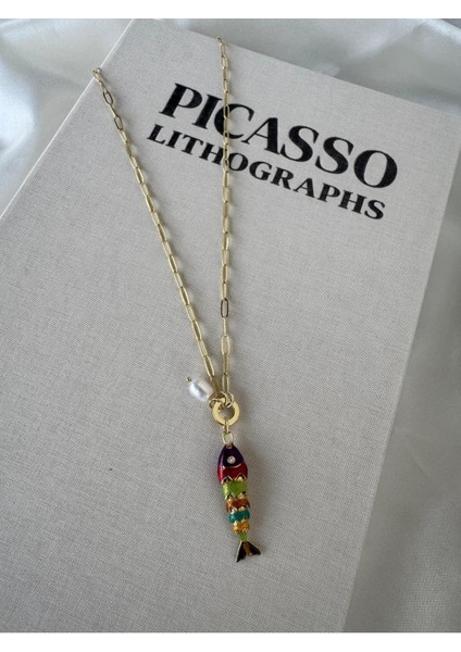 Inci Detaylı Zirkon Taşlı Rainbow Balık Figürlü Gold Renk Pirinç Kolye modelleri