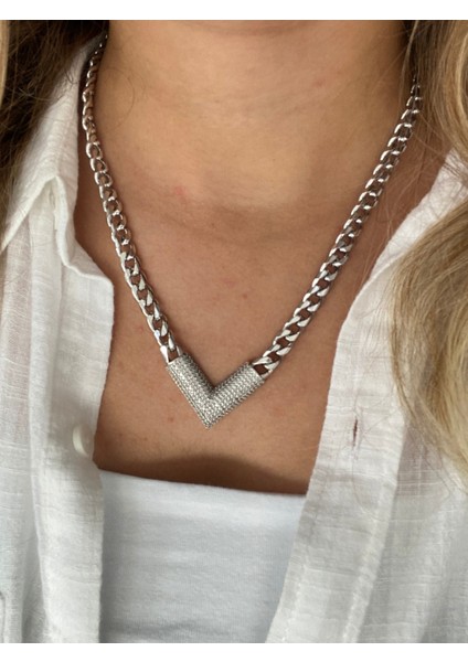Zirkon Taş Detaylı V Kalın Zincir Model Gümüş Renk Kadın Çelik Kolye