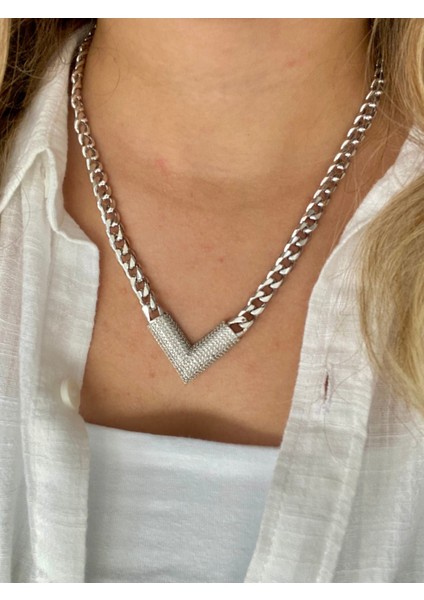 Zirkon Taş Detaylı V Kalın Zincir Model Gümüş Renk Kadın Çelik Kolye fiyatları