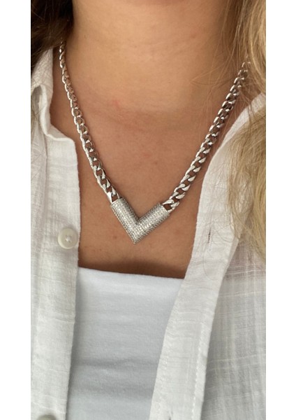 Zirkon Taş Detaylı V Kalın Zincir Model Gümüş Renk Kadın Çelik Kolye fırsatları