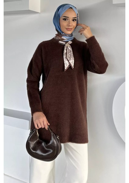 Gülseli Bisiklet Yaka Fular ve Broş Detaylı Tesettür Triko Tunik P-00019029 modelleri