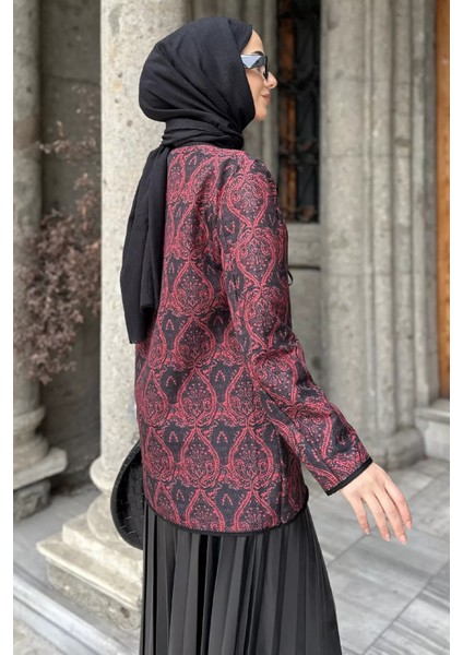 Ön Bağlamalı Kapitoneli Desenli Tesettür Ceket P-00018988 fırsatları