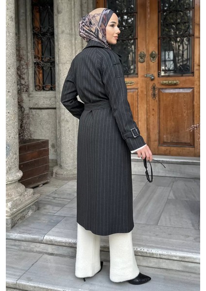 Çizgi Desenli Iç Astarlı Ön Düğmeli Tesettür Trençkot P-00019232 fırsatları