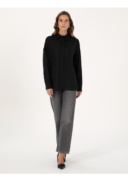 Kadın Siyah Oversize Uzun Kollu Gömlek 50301078-VR046 fırsatları