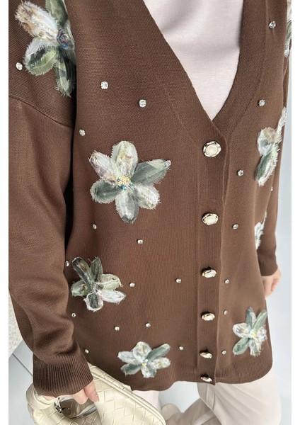 Taş Detaylı Çiçek Işlemeli Tesettür Triko Hırka P-00014665 fırsatları