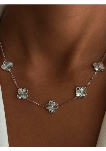 Tırtıklı Plaka Yonca Figür Kolye