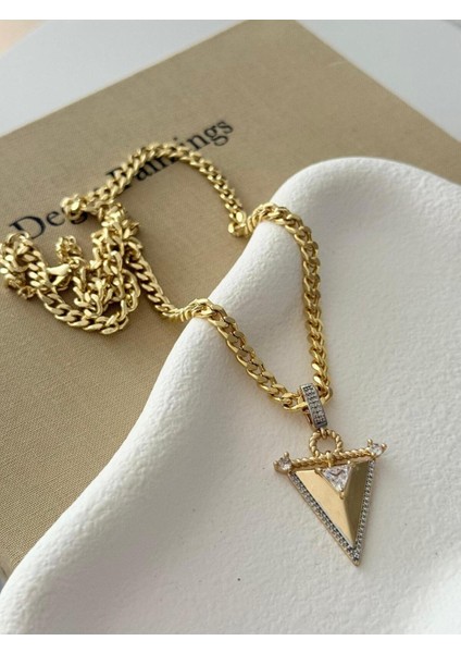 Çelik Gold Üçgen Kolye fiyatları