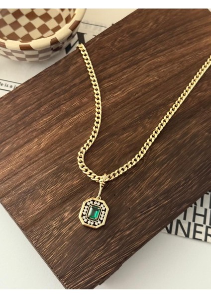 Çelik Yeşil Taşlı Kolye