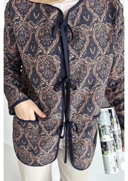 Ön Bağlamalı Kapitoneli Desenli Tesettür Ceket P-00018988 modelleri