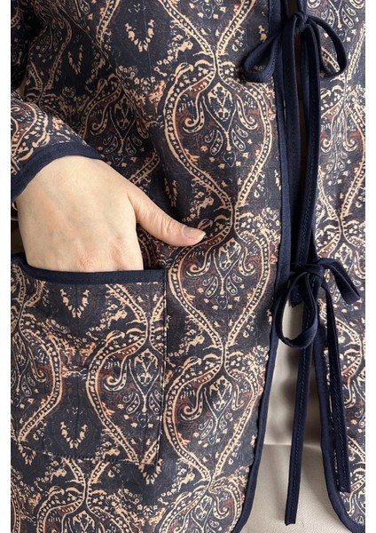 Ön Bağlamalı Kapitoneli Desenli Tesettür Ceket P-00018988 indirimleri