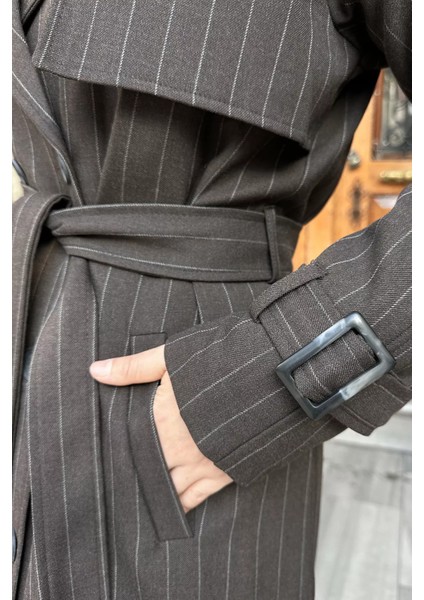 Çizgi Desenli Iç Astarlı Ön Düğmeli Tesettür Trençkot P-00019232 indirimleri