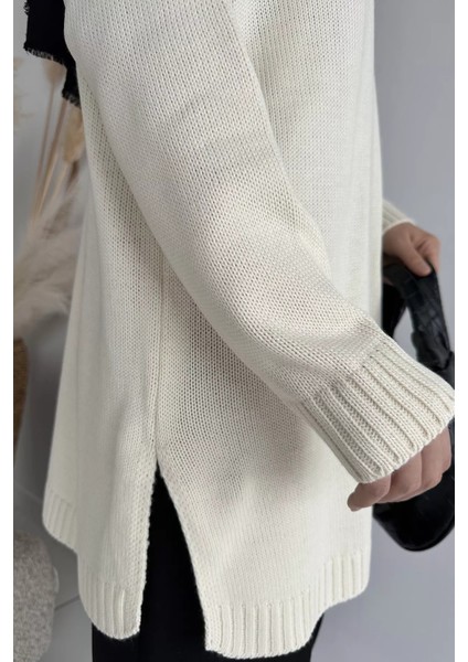 Bisiklet Yaka Yan Yırtmaç Detaylı Tesettür Triko Tunik P-00019093 fırsatları