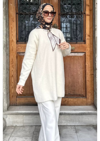 Gülseli Bisiklet Yaka Fular ve Broş Detaylı Tesettür Triko Tunik P-00019029 fiyatları