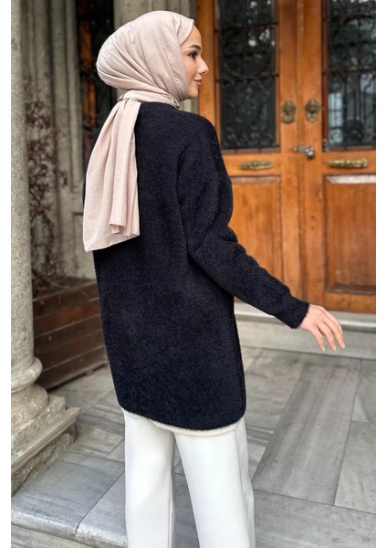 Gülseli Bisiklet Yaka Fular ve Broş Detaylı Tesettür Triko Tunik P-00019029 fırsatları