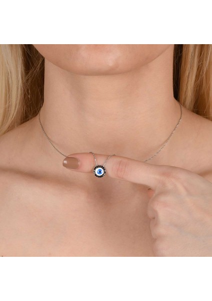 Siyah Taşlı Pırlanta Montür Gümüş Renkli Ortası Mineli Göz Desenli Gümüş Kolye Jwlera.com Da! Mineli Göz Desenli Gümüş Kolye Çeşitlerimizi Incelediniz Mi? Kombinlerinizin Tamamlayıcısı Kolyeleri Hemen Incele! fırsatları