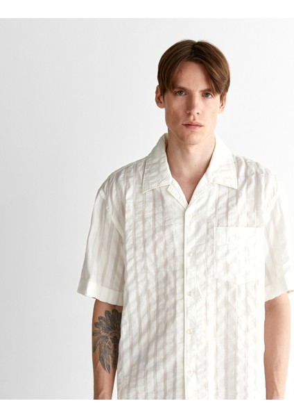 Erkek Krem Relaxed Fit Klasik Yaka Çizgili Gömlek fırsatları