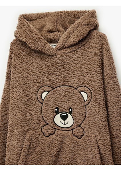 Ayıcık Işlemeli Uzun Kollu Kapüşonlu Oversize Peluş Sabahlık modelleri